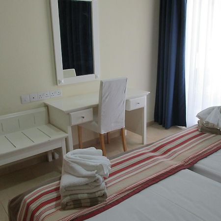 Royal Blue Hotel & Spa Geroskipou Ngoại thất bức ảnh