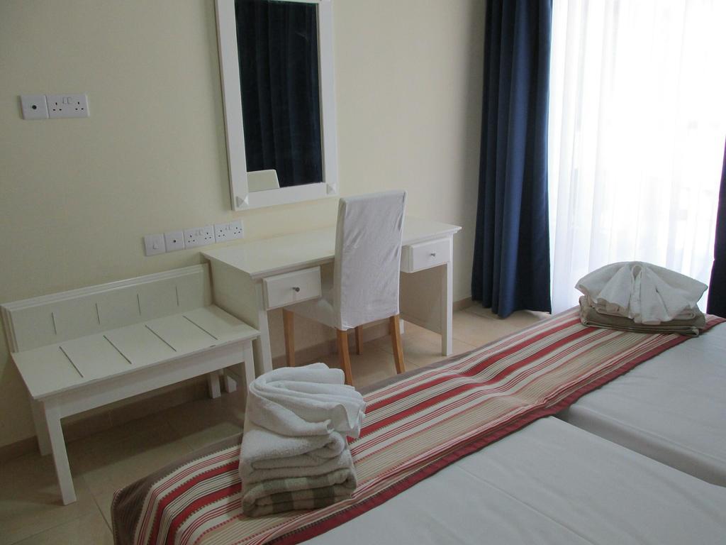 Royal Blue Hotel & Spa Geroskipou Ngoại thất bức ảnh